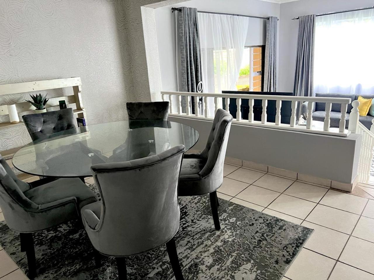 When In The Middle Self Catering Villa Durban