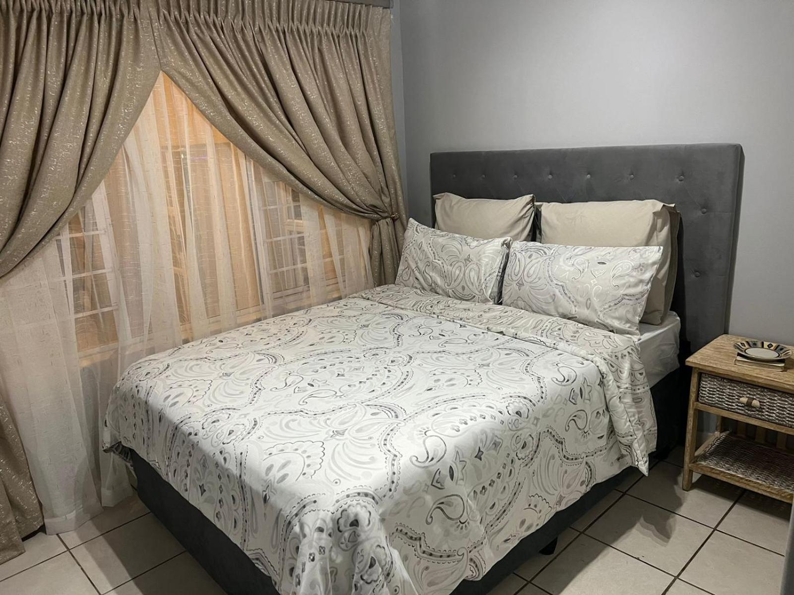 When In The Middle Self Catering Villa *